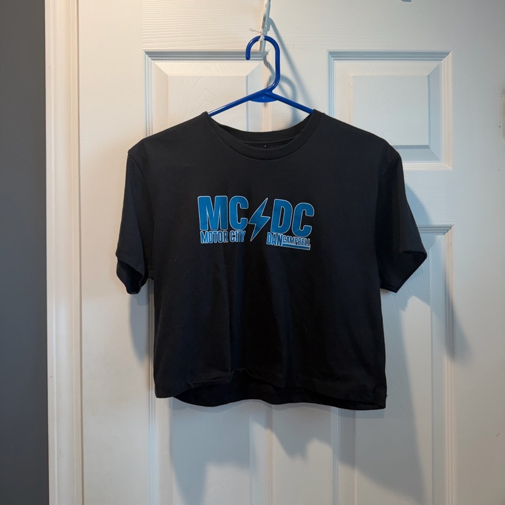 Detroit Lions MCDC Women's Black and Blue Graphic Tee